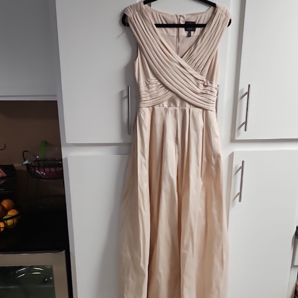 Adrianna Papell Cream Sleeveless V-Neck Maxi Dress